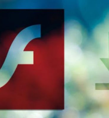 A Red Squared Flash Gaming Icon With Green Colored Download Option.